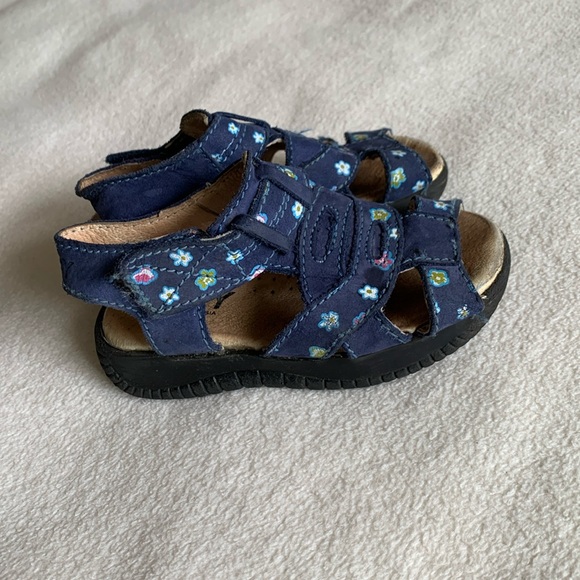 Bopy Leather Sandals - Picture 2 of 5